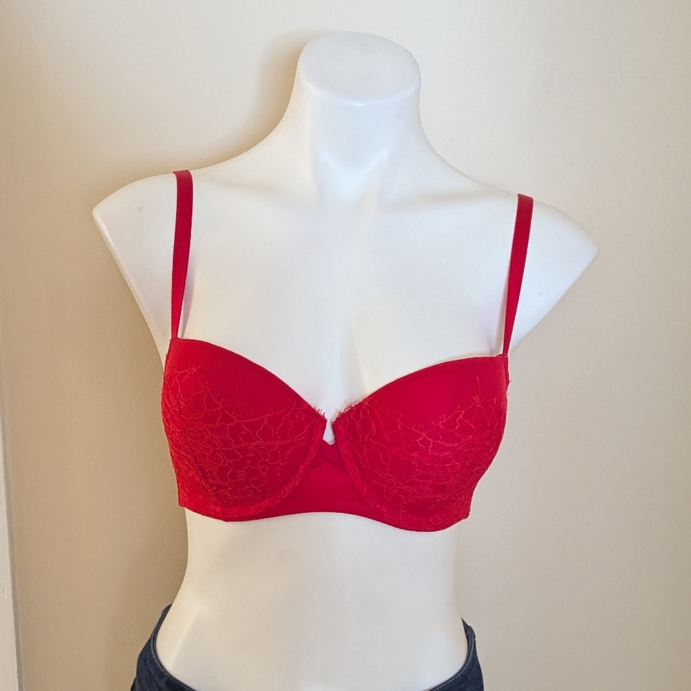 Victoria Secret Pink red very sexy uplift bra size 32 DD